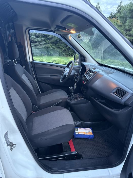Fiat Doblo 1.4 po remonice! Niski przebieg!