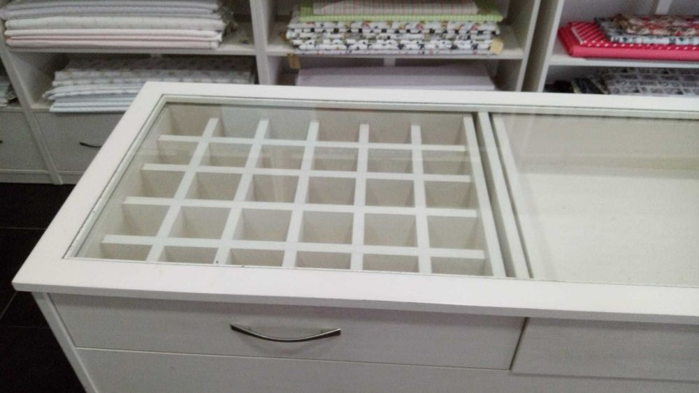 Cómoda utilizada numa retrosaria