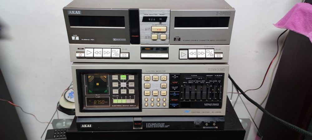Akai HX-M313W plus Akai AV-M313