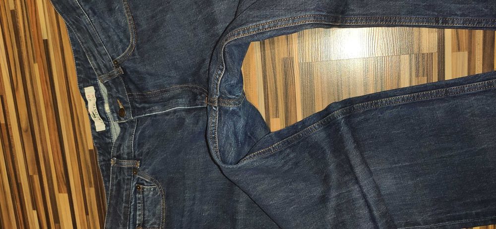 spodnie jeans Lacoste rozm. z metki 34/34