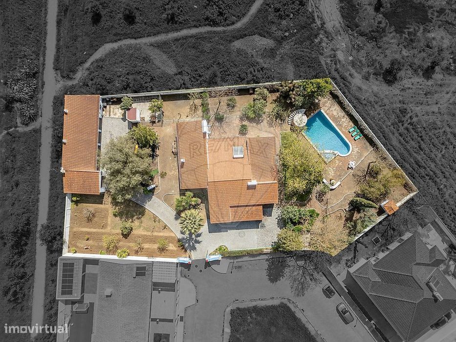 Moradia T5 para venda