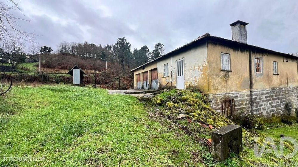 Quinta agricola T2 em Freixo de Cima e de Baixo de 190 m2