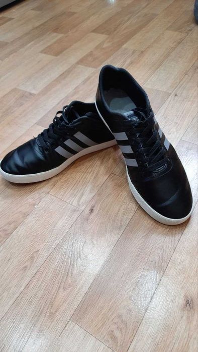Черные кеды Adidas с тремя белыми полосками модель Easy Vulc VS