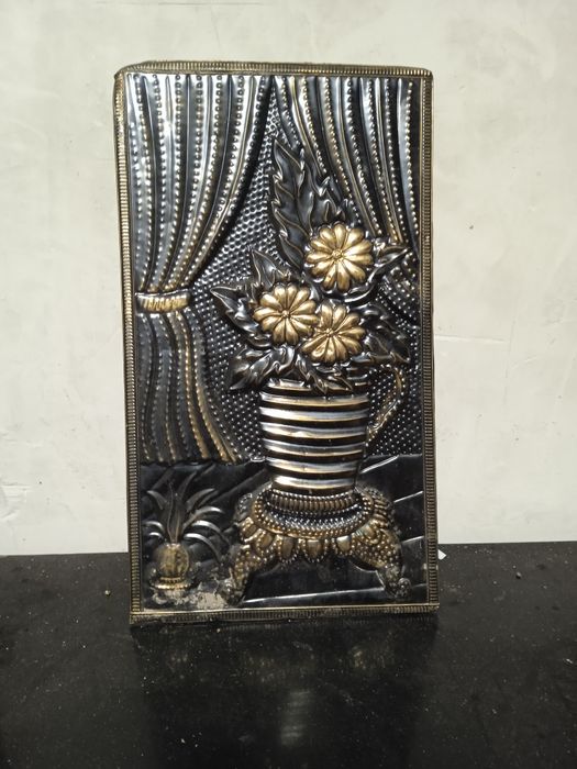 Картина чеканка "цветы в кувшине"