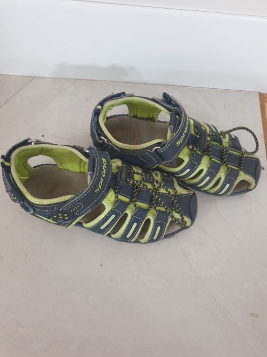 Buty sandały zabudowane