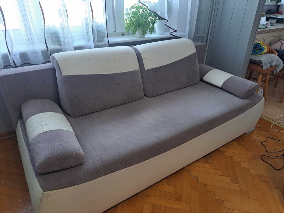 Sofa z funkcją spania i skrzynią do przechowywania