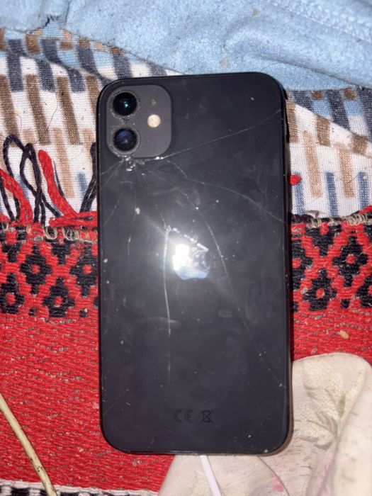 Vendo IPhone 11 64GB para peças