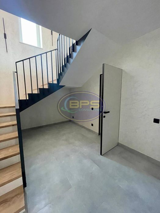 Новий сучасний будинок біля моря. Без %