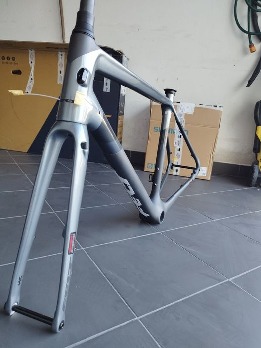 Nowa szosowa rama karbonowa Felt VR Roz.54