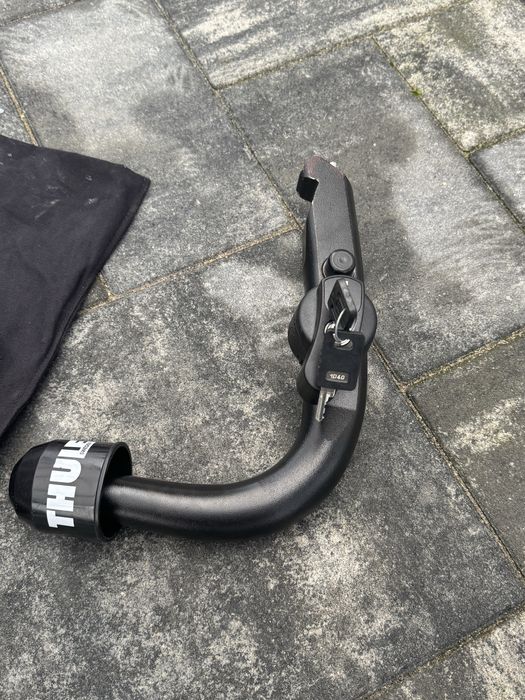 Hak holowniczy Thule  - Hyundai i40 sedan