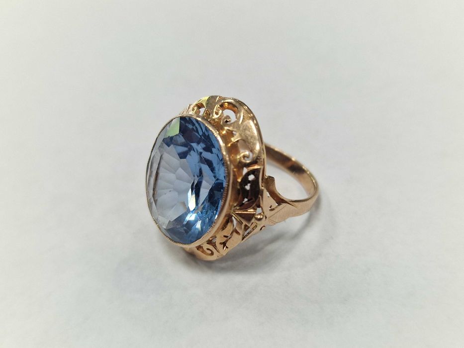 Złoty pierścionek/ 585/ 8.35 gram/ R16/ Topaz/ XX wiek/ praca ręczna