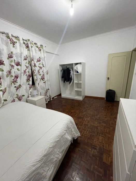 Quarto ao pé metro REBOLEIRA solteiro/casal