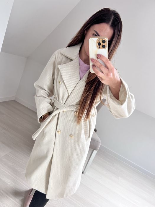 Plaszcz wiosenny zlote guziki