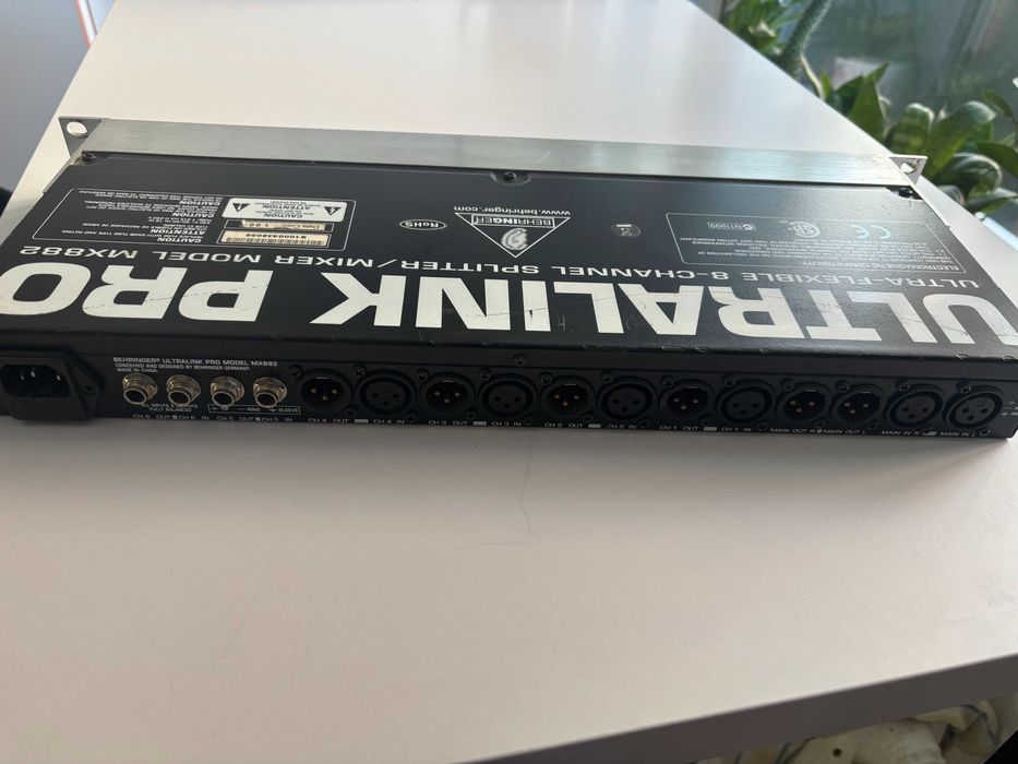Мікшерний пульт Behringer MX882 Ultralink PRO v2