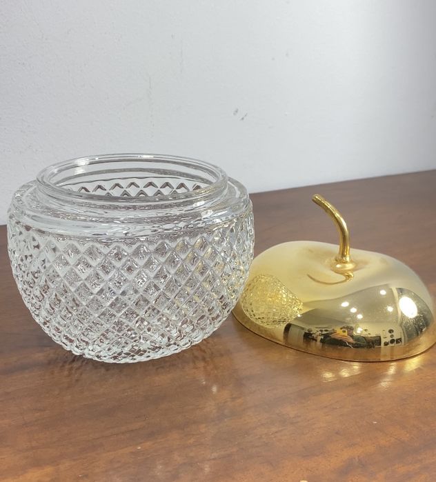 Bomboneira em vidro.