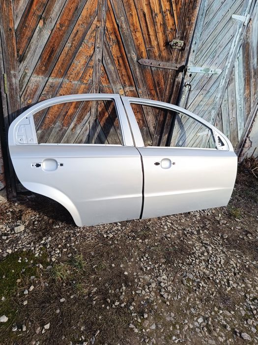 Продам двері шевроле Авео 250