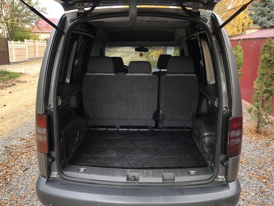 Volkswagen Caddy 2011 г 1.2TSI  заводской пассажир..