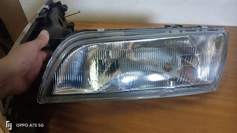 Farol Nissan Almera n15 ótica 1996 nova