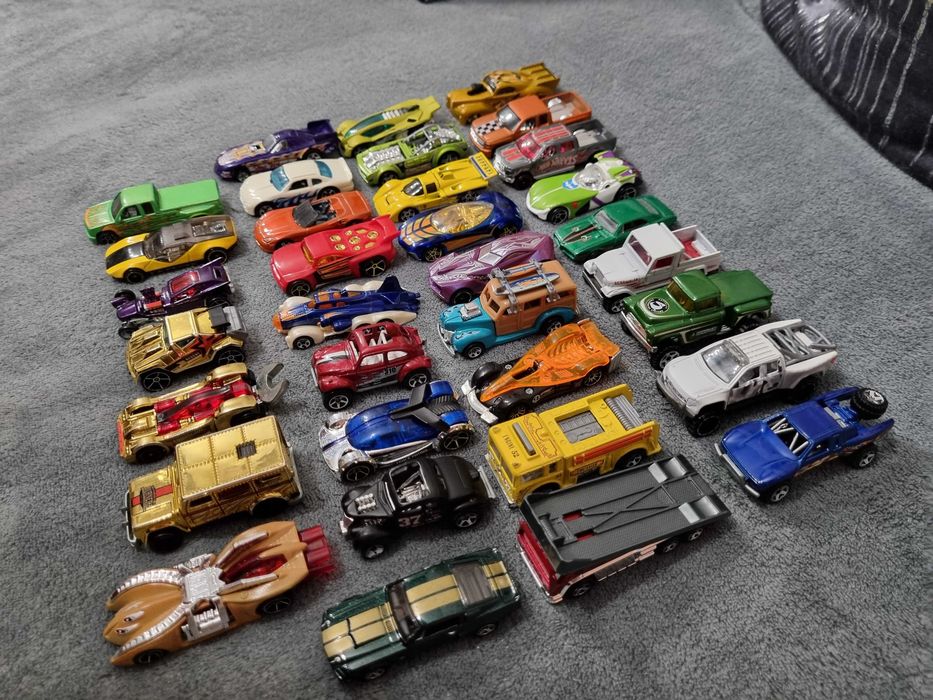 Zestaw samochodzików Hot Wheels Jak nowe!