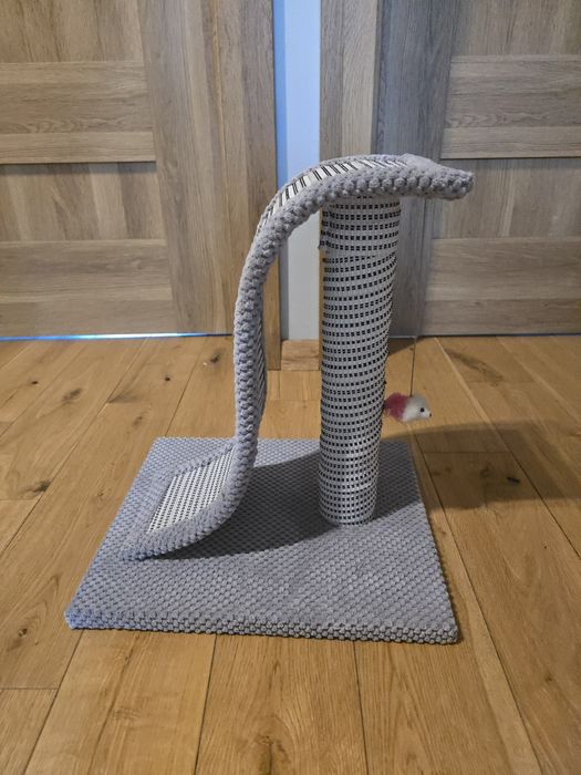 Drapak dla kota, materiałowy z zabawką