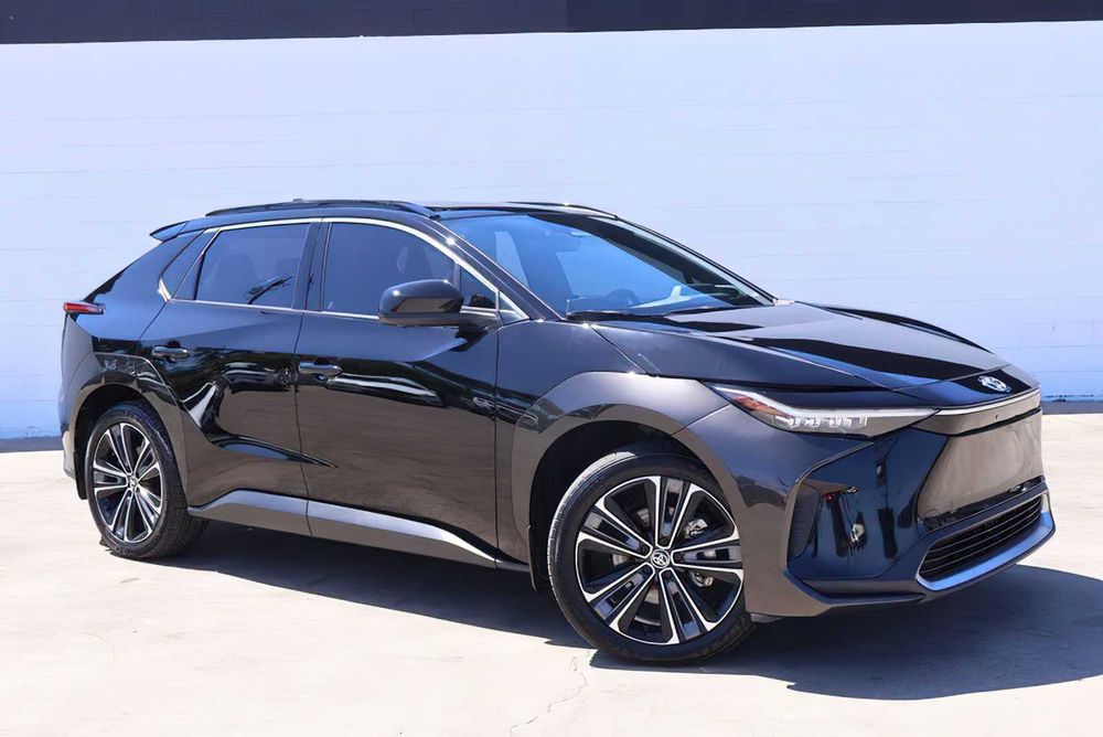 Toyota bZ4X Limited      2024