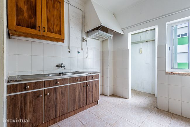 Apresento apartamento T3 com 2 varandas, localizado em Azambuja