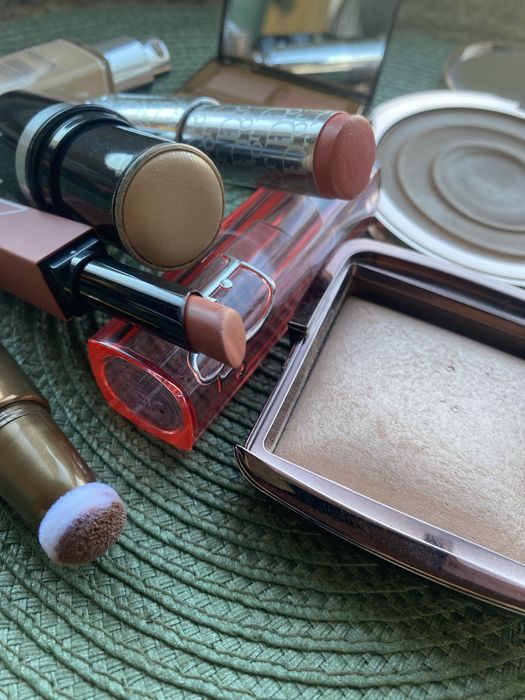 Hourglass ambient пудра