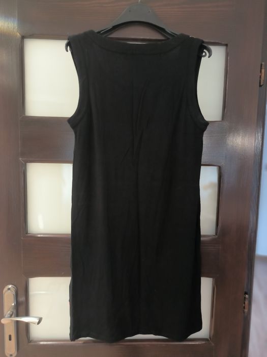 Elegancka sukienka czarna ze srebrem