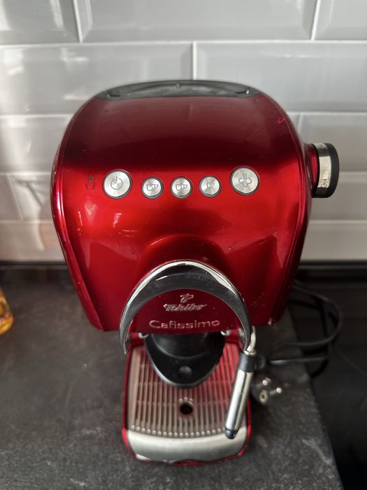 Капсульна кавоварка TCM Tchibo Cafissimo Classic Noble Red