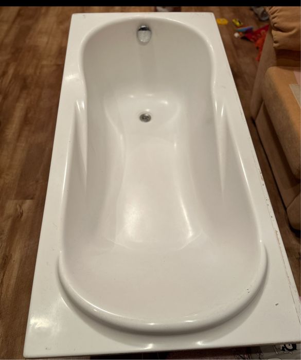 Ванна  акрилов в ідеальному стані