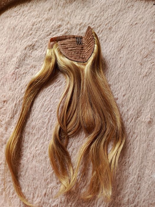 Kucyk naturalny blond