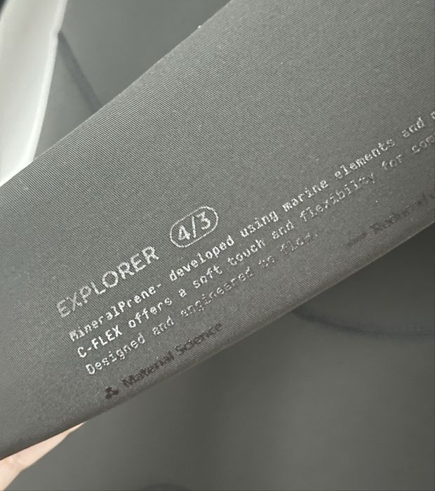 Fato de surf Deeply Explorer II 4/3 Chest Zip – MS, como novo