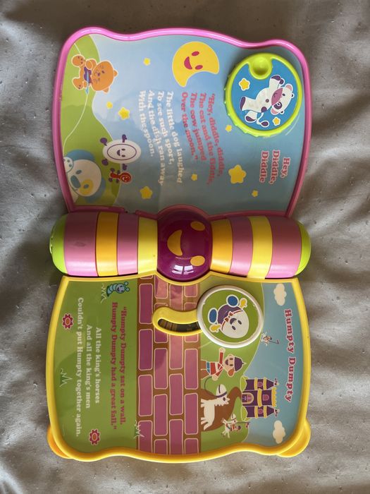 Zabawki, wiaderko, vtech książeczka