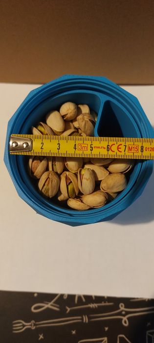 Pojemnik na pistacje