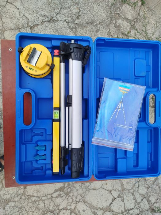 Штатив + рівень +