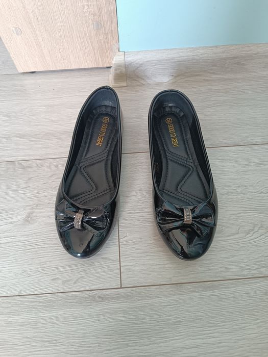 Balerinki lakierki czarne 38 kokarda