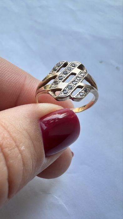 Кольцо золотое 585, р.17 вес 2,42 грамма каблучка