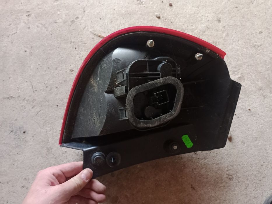 Фара задня права мітсубіші колби Mitsubishi Colt