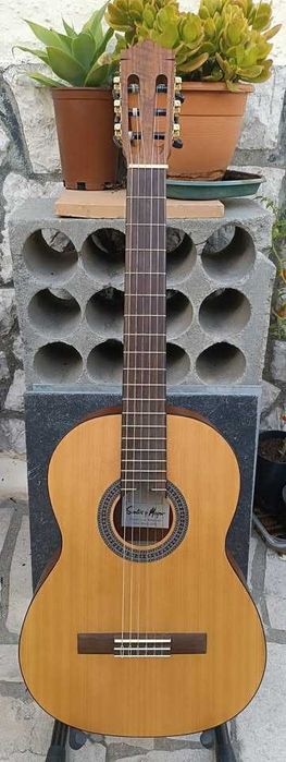 Impecável Guitarra ESPANHOLA de "Artesania" - SANTOS Y MAYOR + Bag