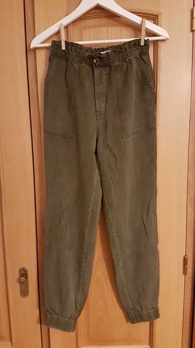 Jogger em sarja H&M, modal 100%. XS.
