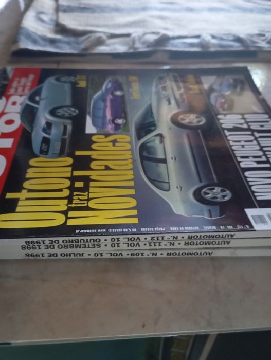 Vendo jornais antigos de automóveis