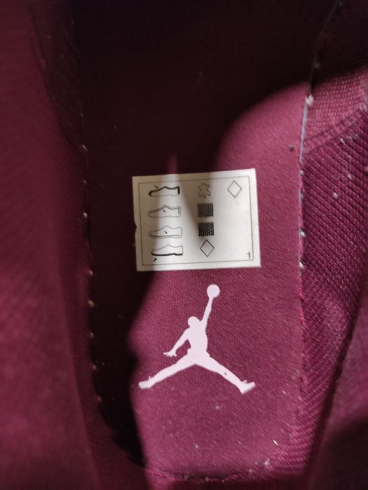 Продам Мужские кроссовки Air Jordan 1 Mid