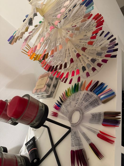 Vendo géis de construção , vernizes gel e glitters