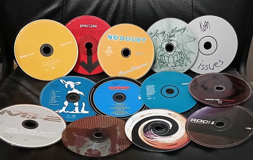 13 Cds sem caixa
