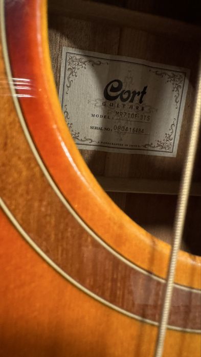 Guitarra Acústica Cort com Hardcase