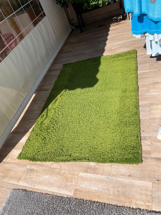 Tapetes de quarto/sala 2 cinzentos e um verde,em muito bom estado,como novos,medidas estão nas fotos