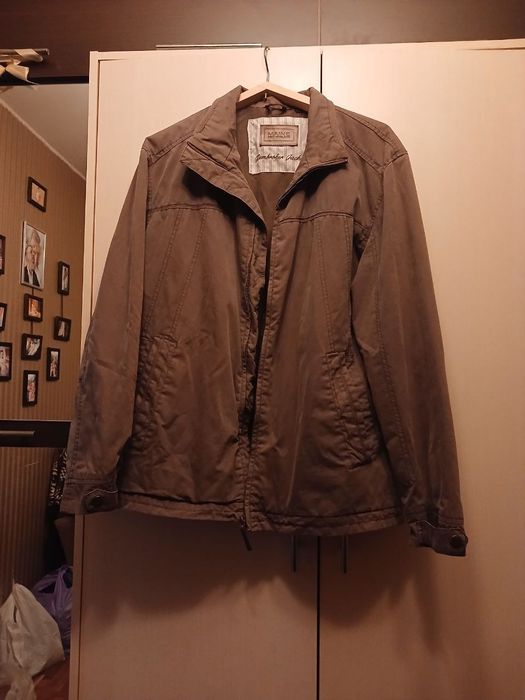 Продам куртки чоловічи