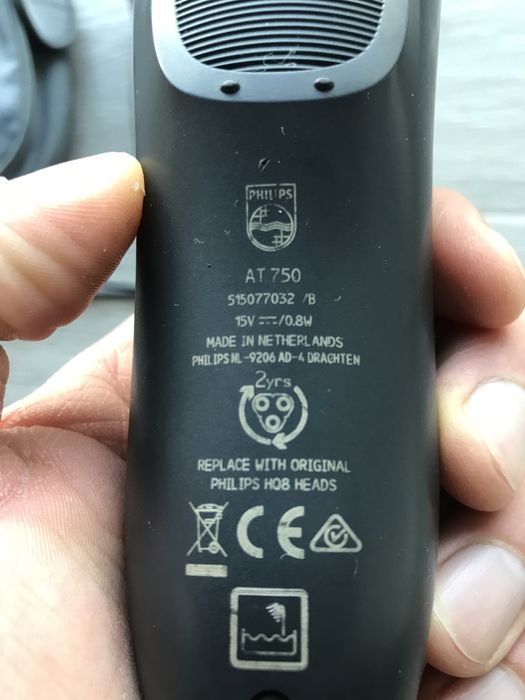 2 Maquina barbear philips (sao duas maquinas)