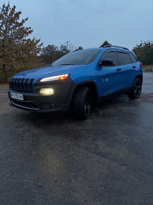 Продам Jeep Cherokee