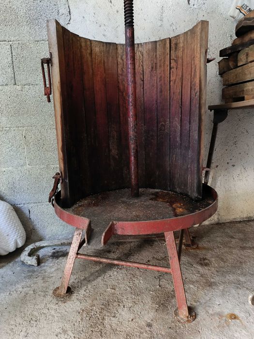 Prensa de Vinho Manual Tradicional